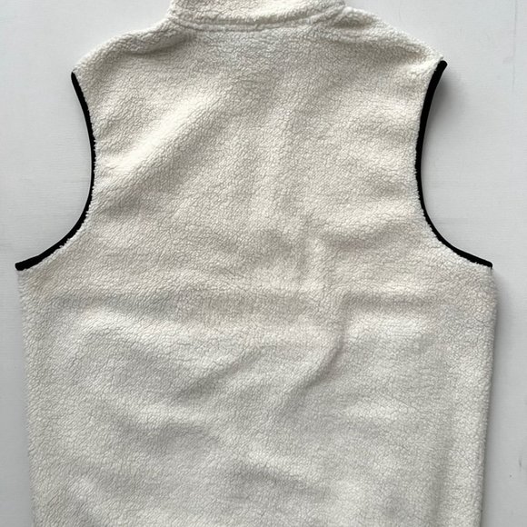 Puma 531708 CLSX  Sherpa Gilet Vest Off-White / Black - Picture 8 of 8